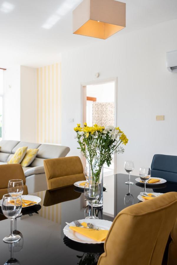 קורל ביי Villa Savoya Sunrise By Ezoria Villas מראה חיצוני תמונה